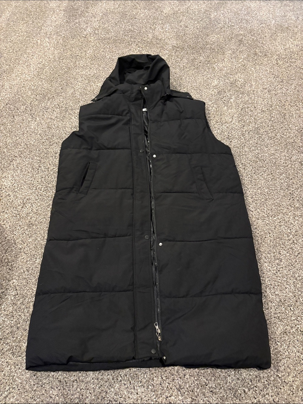 Women's Black Sleeveless Hooded Puffer Vest
